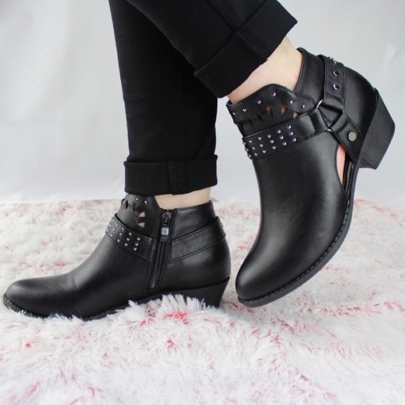 Shoes - Black Bootie, Block Heel